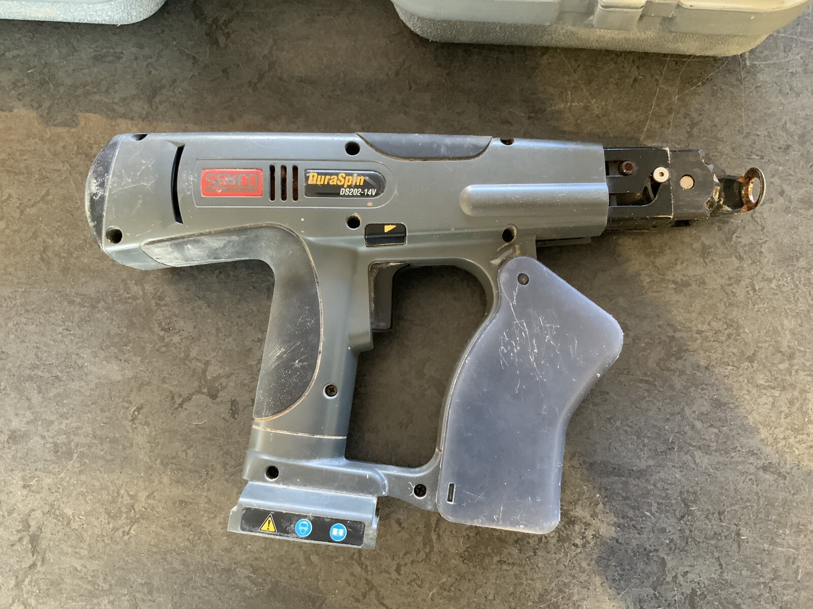 Senco Collated Screw Gun DS20214V With Case & Charger Read