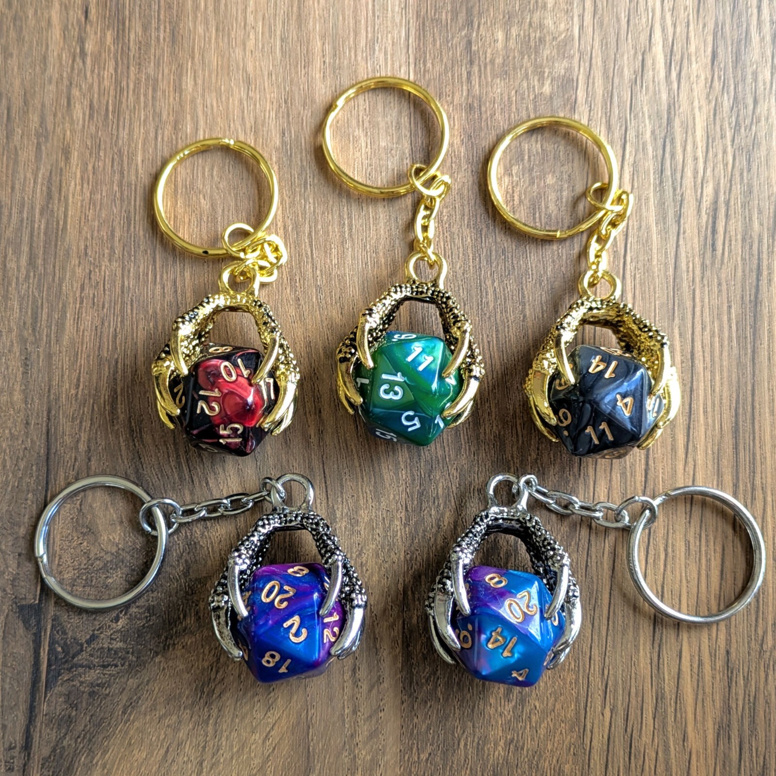 D20 Dados Llaveros Garra de Dragón DND Die Geeky Gamer Regalo TTRPG Accesorio