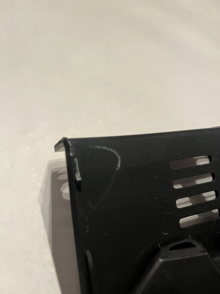 Hyundai Genesis 2009-2012 cupé rejilla de radiador central superior OEM nuevo Foto 3 de 3