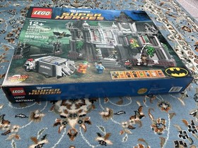 LEGO 10937 Batman Arkham Asylum Breakout 2013 RETIRED BRAND NEW Sealed 1619 pcs