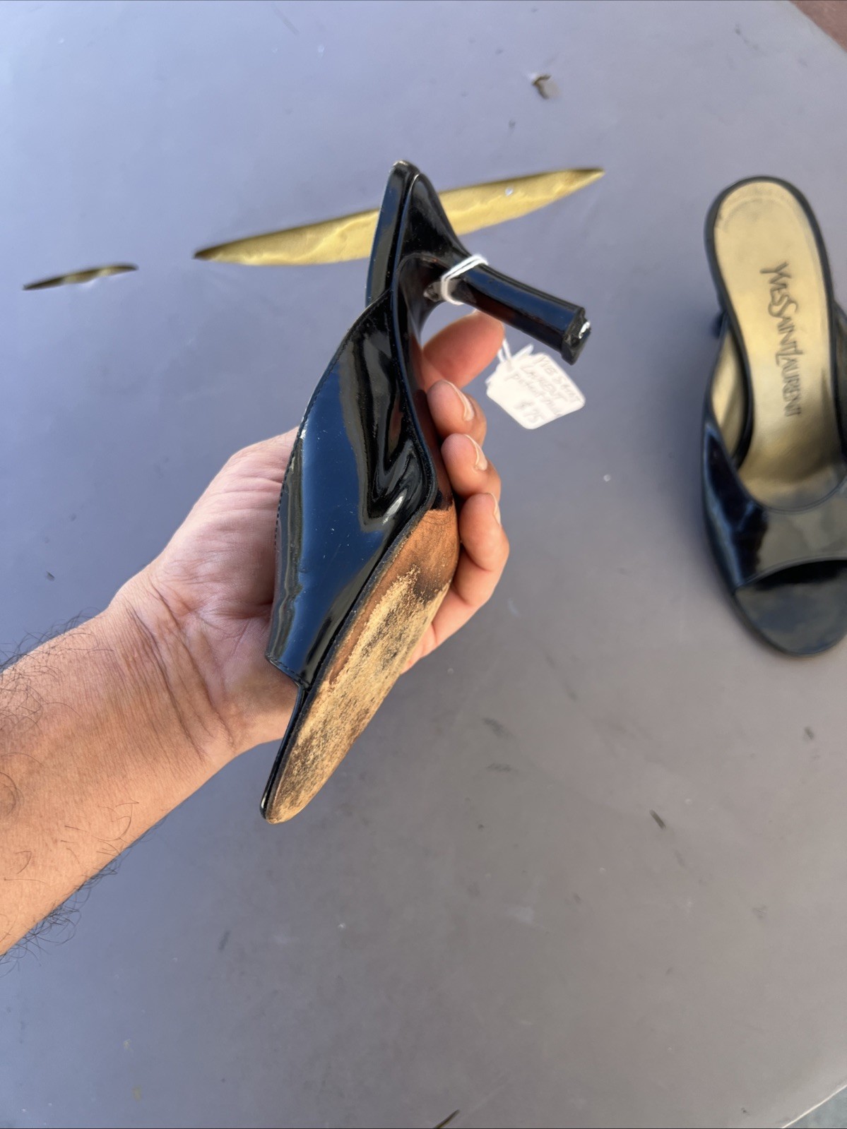 Vintage anni 90 ? Sandalo da sera Yves Saint Laurent in raso nero? Tacco danneggiato taglia 5