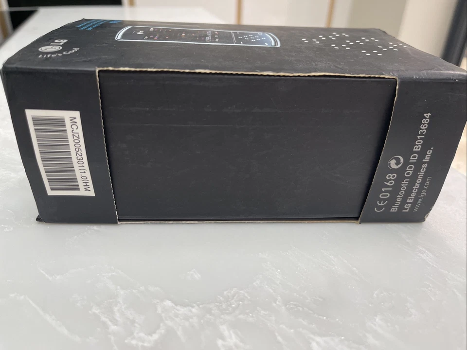 LG KF510 Slider Phone – Rare Collectible in Original Box (2008) - Image 3 of 4