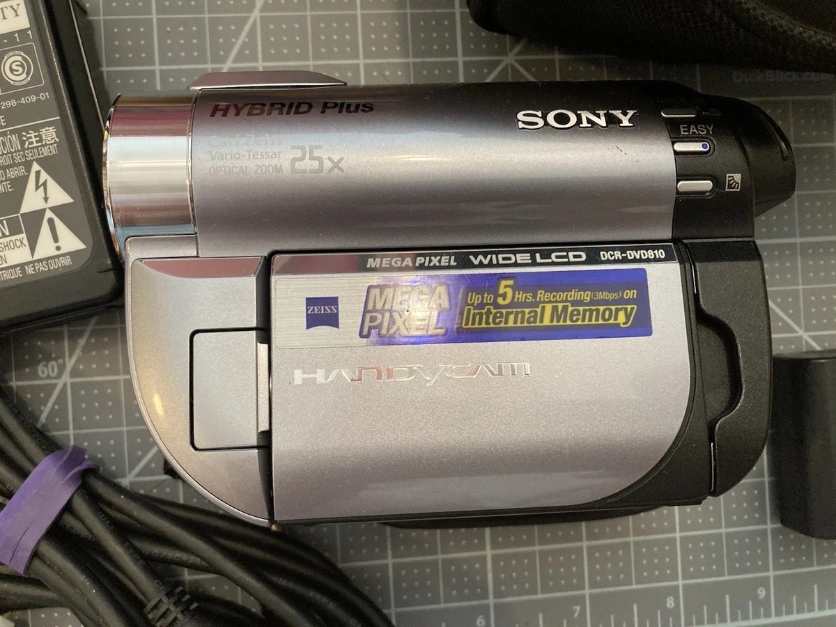 sony ビデオカメラ (DVD810 シルバー DCR-DVD810 DCR-DVD810 | デジタルビデオカメラ Handycam ハンディカム | ソニー