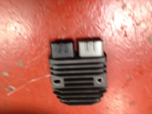 TRIUMPH ROCKET REGULATOR RECTIFIER T1300470 NO/827* - Picture 5 of 12