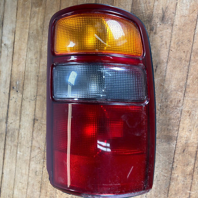 2000-2007 Chevrolet Tahoe Eagle Eye Rear Right Side Tail Light Lamp GM314-U000R