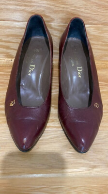 ディオール Kitten Heels Burgundy Boy-D CHRISTIAN DIOR SOULIERS VINTAGE BURGUNDY KITTEN HEEL PUMPS