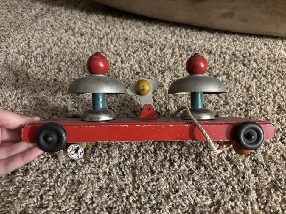 Винтажная игрушка на колесиках из прессованной стали - двойная колокольчик струна Marx красная жестяная - Изображение 2 из 3