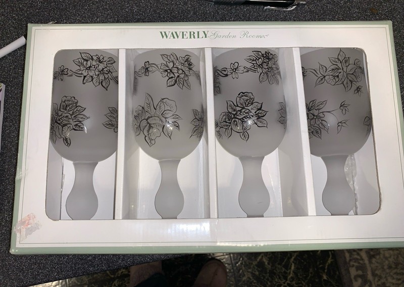 Waverly Garden Room Black Floral & Vine Hand Painted Glass Goblets HTF BNIB