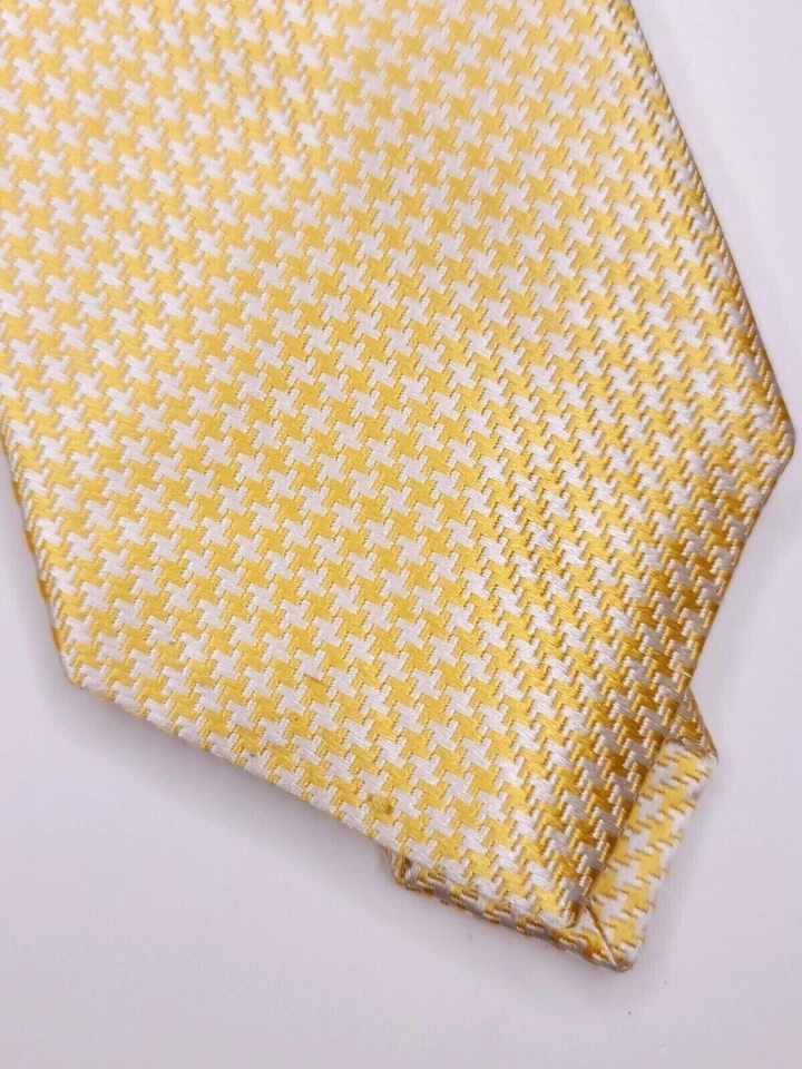 Corbata formal Paul Fredrick para hombre 59"Lx3,5"W dorada/blanca Foto 2 de 4