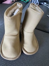 carters size 4 beige faux fur boots