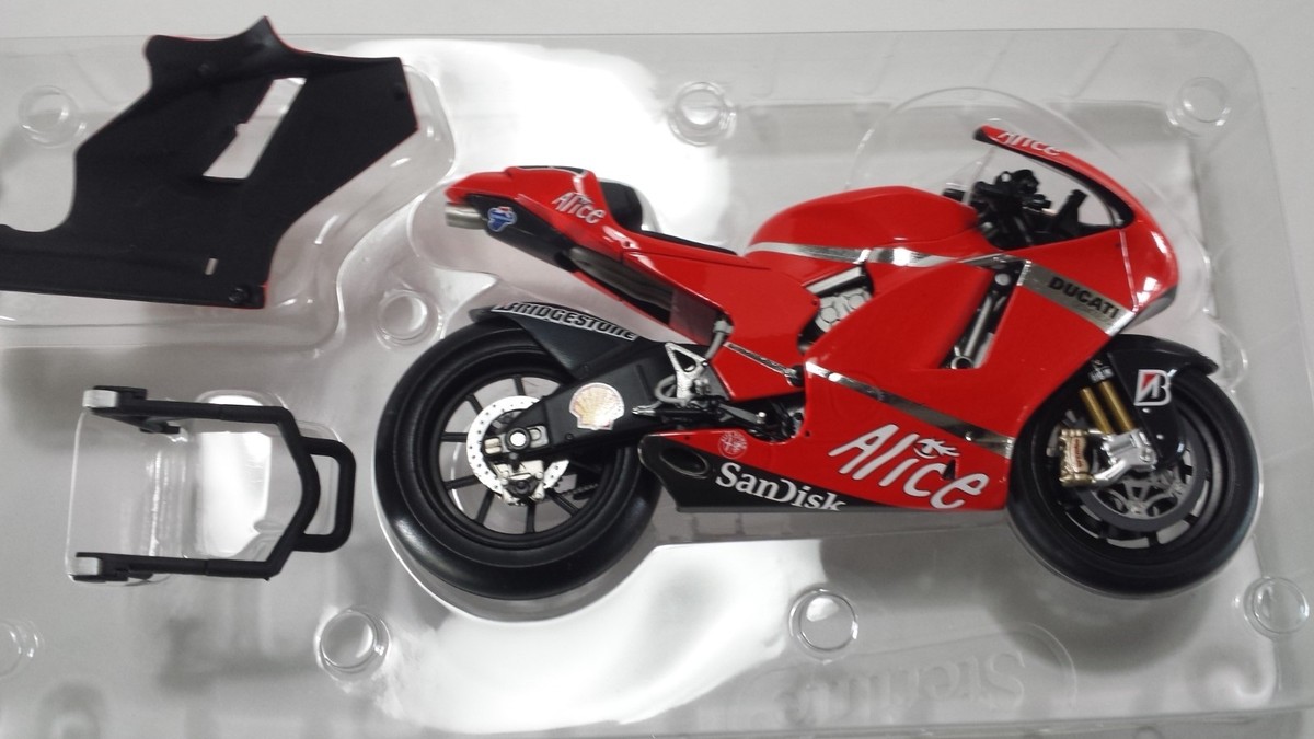 ミニカー MINICHAMPS Ducati Desmosedici GP7 1/12 MINICHAMPS Ducati Gp7 Loris Capirossi Malboro Team 1/12 Motorcycle
