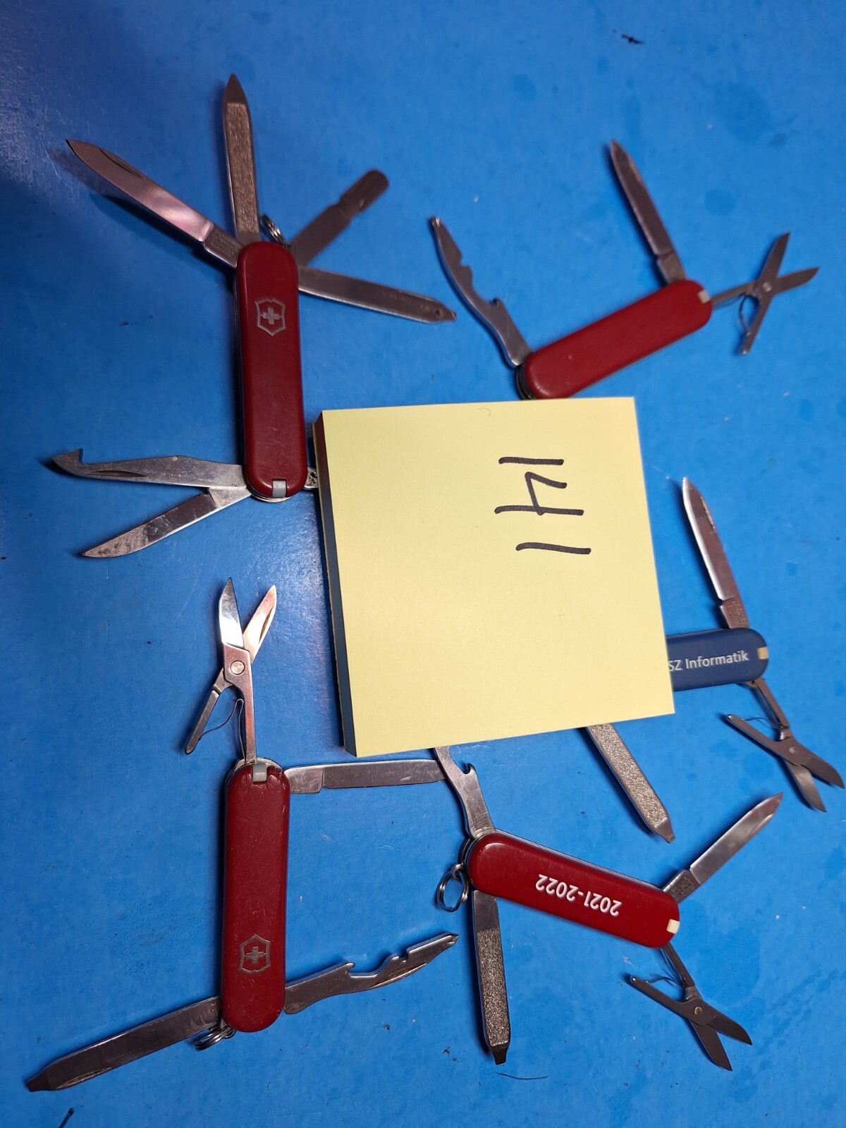 5 SMALL VICTORINOX SWISS ARMY KNIVES VICTORINOX Lot 141 eBay