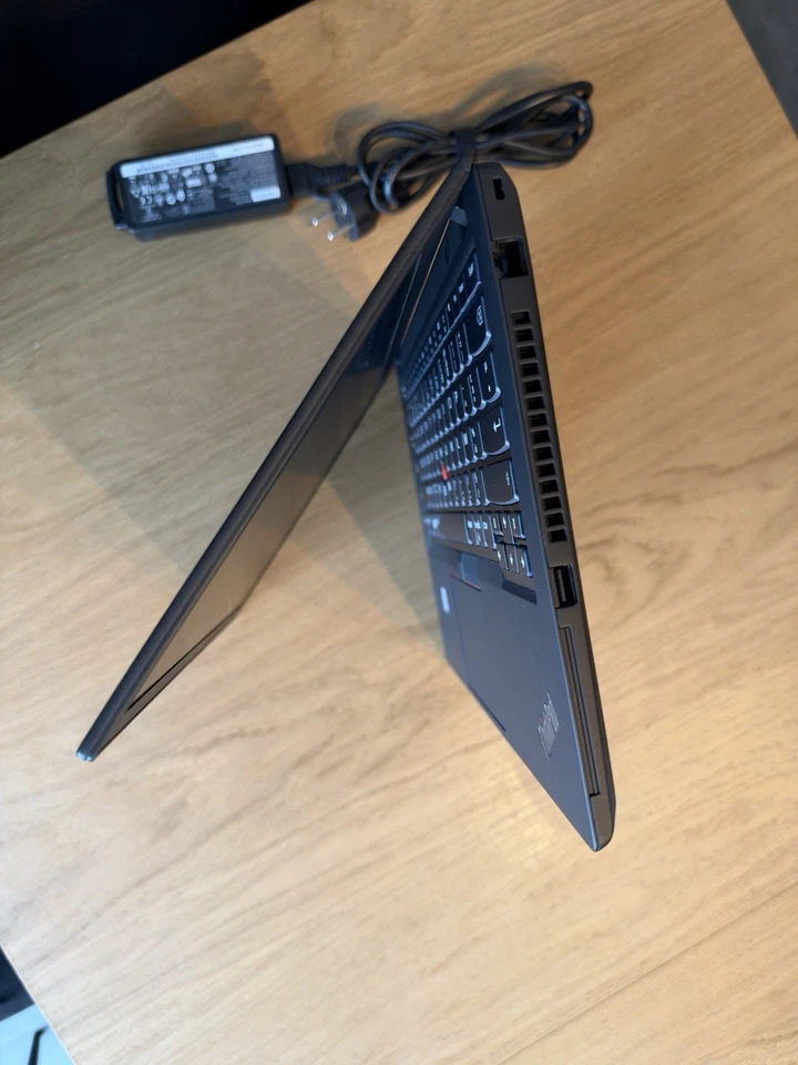 Lenovo ThinkPad T490 · i5-8265U · 8GB · 256GB, photo 4 sur 5