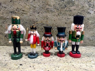 Lot of 5 Mini Wooden Nutcrackers   3'' 6'' Soldiers & Kings   Vintage Style Holida