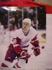 DETROIT RED WINGS KIRK MALTBY SIGNED 11X14