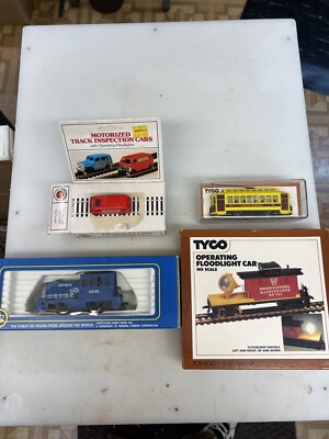 lot of RR CARS + AHM HO Scale Conrail 2648 GE 35 Ton Switcher Locomotive  NEW  