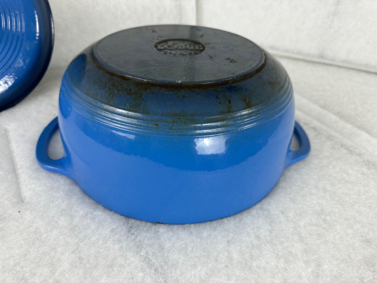 Lodge Dutch Oven 26 Round Cast Iron Blue Enamel 5.7 Qt eBay