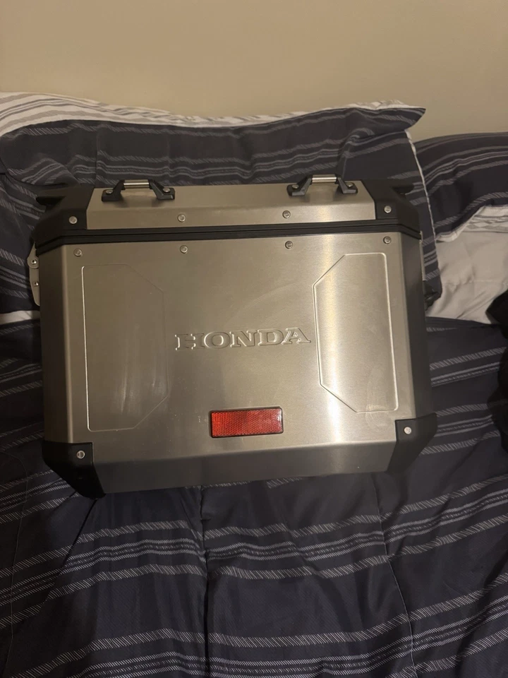 OEM GENUINO HONDA CRF1100 2020-2025 ALFORJAS LATERALES NUEVAS ABIERTAS + KITS DE LLAVES Foto 3 de 4