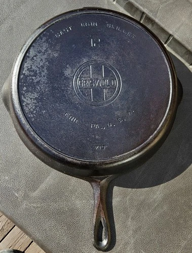 Griswold Cast Iron Skillet # 12 Large Block Logo With Heat Ring