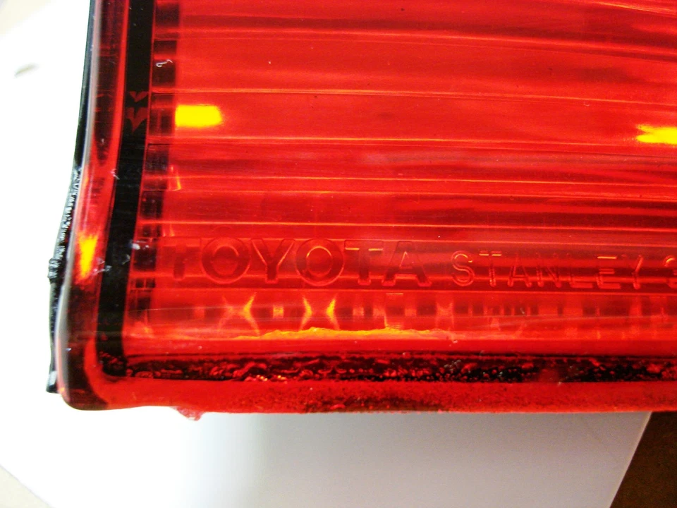 Lámpara de luz trasera interior genuina OEM OE Toyota Sequoia 01-04 LT Foto 4 de 4