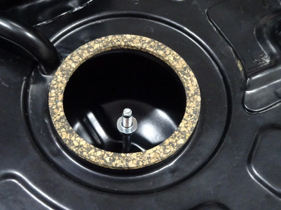 1974 1975 1976 1977 1978 1979 Toyota Corolla KE30 KE35 KE36 Air Filter Box Assy - Image 3 of 4