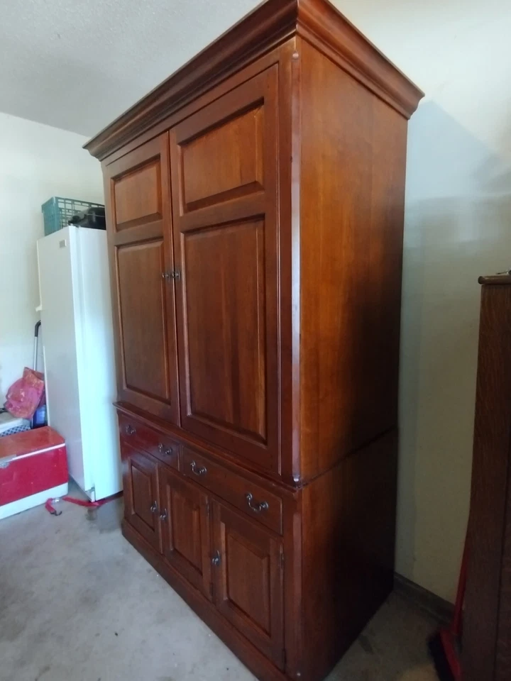 Armario de TV grande Lexington Bob Foto 3 de 4