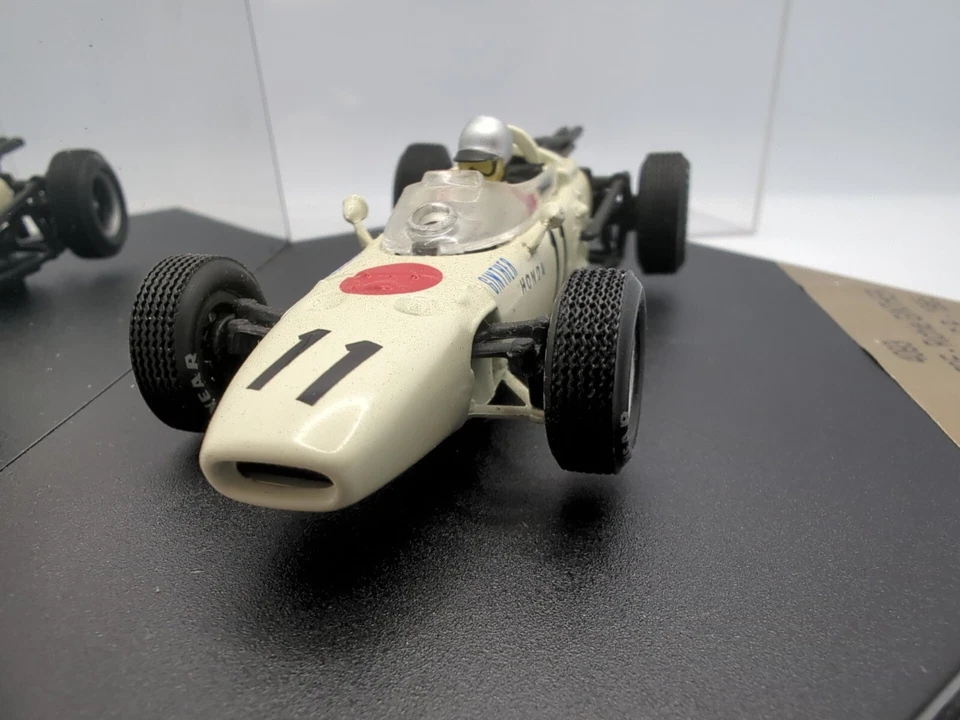 Quartzo 1:43 4093 Honda RA272E Richie Ginther #11 1965 modelo ganador del GP de México Foto 4 de 4