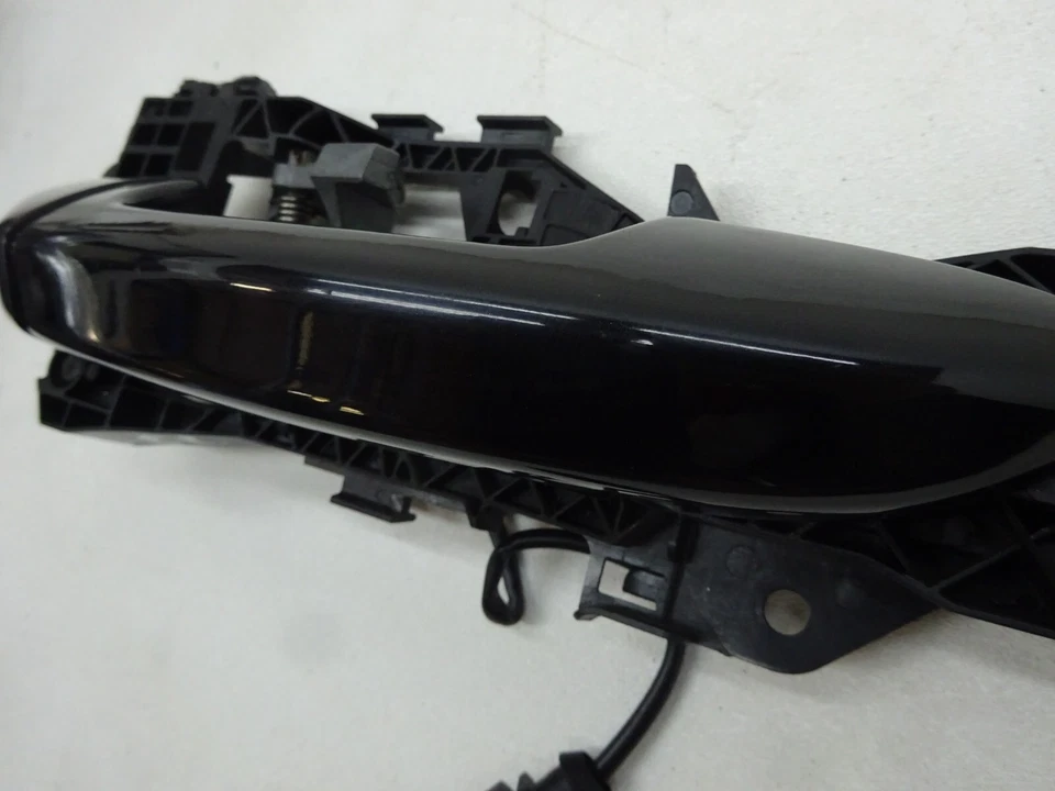 Maçaneta externa dianteira direita Volkswagen CC 2009-2017 preta fabricante de equipamento original DE230769 - Imagem 3 de 4