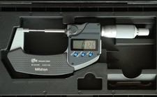 Mitutoyo 331-251-30: śruba miernicza pałąka ip65. mi wyjście danych . . 0-25mm