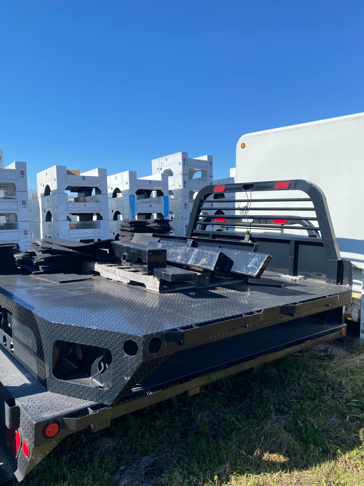 BLUE RIDGE MANUFACTURING RD8.5D Rodeo 8.5' DRW Flatbed Truck Bed ...