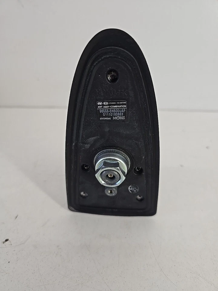 Antena de aleta de tiburón techo Hyundai Equus 2011-2013 - Phantom Black 96555-3N500-AF Foto 2 de 4