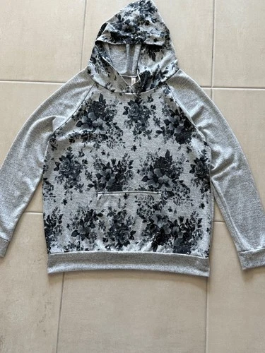 XL Dressy Knit Pullover Hoodie xhilaration Used