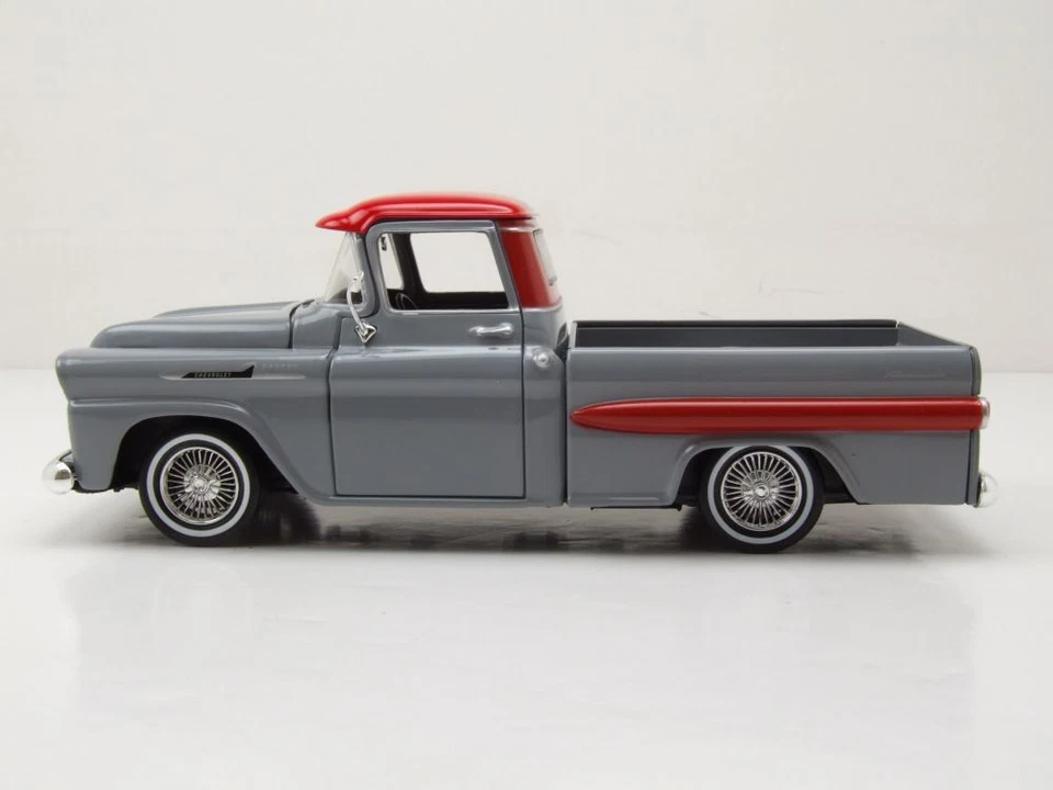 Chevrolet Apache Fleetside Pick Up Get Low 1958 Grigio Modellino 1:24 MotorMax - Immagine 3 di 4