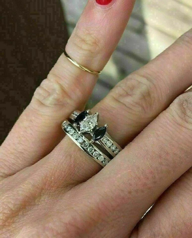 Juego de anillo nupcial de zafiro simulado de corte marquesa de 2,30 quilates enchapado en oro de plata 925 Foto 2 de 3