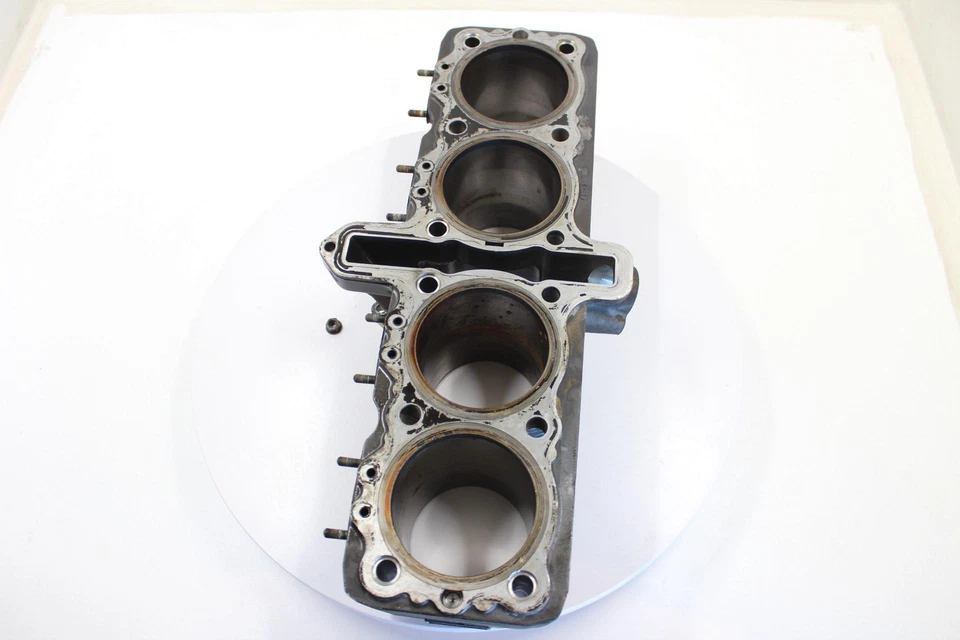 03 SUZUKI BANDIT 1200 GSF1200S OEM ENGINE MOTOR PISTON CYLINDERS BLOCK JUG - Image 3 of 4