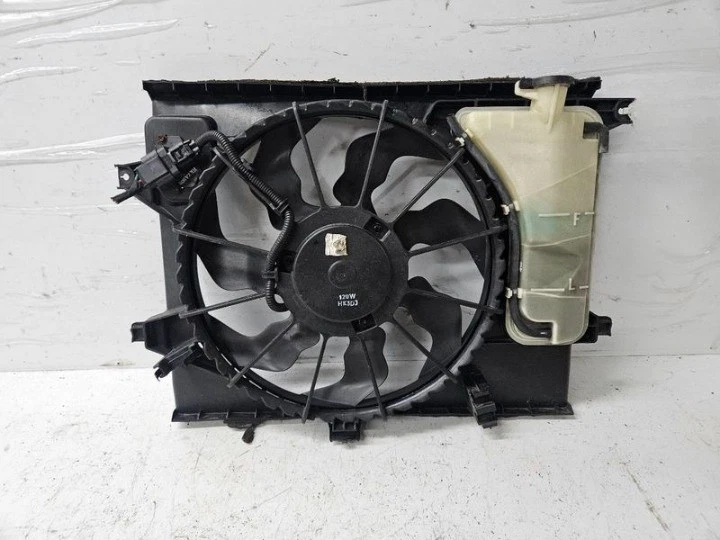 Вентилятор охлаждения радиатора 2012-2013 KIA SOUL в сборе изготовитель оборудования - Изображение 2 из 4