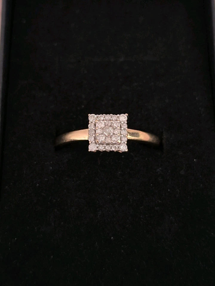 Stunning Square Shaped Art Deco Style Diamond Ring 9ct Yellow Gold - Image 2 of 4