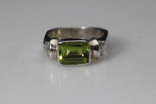 925 Sterling Silver Light Green Stone Size 5 Square Ring 6.2 Grams RIN9678