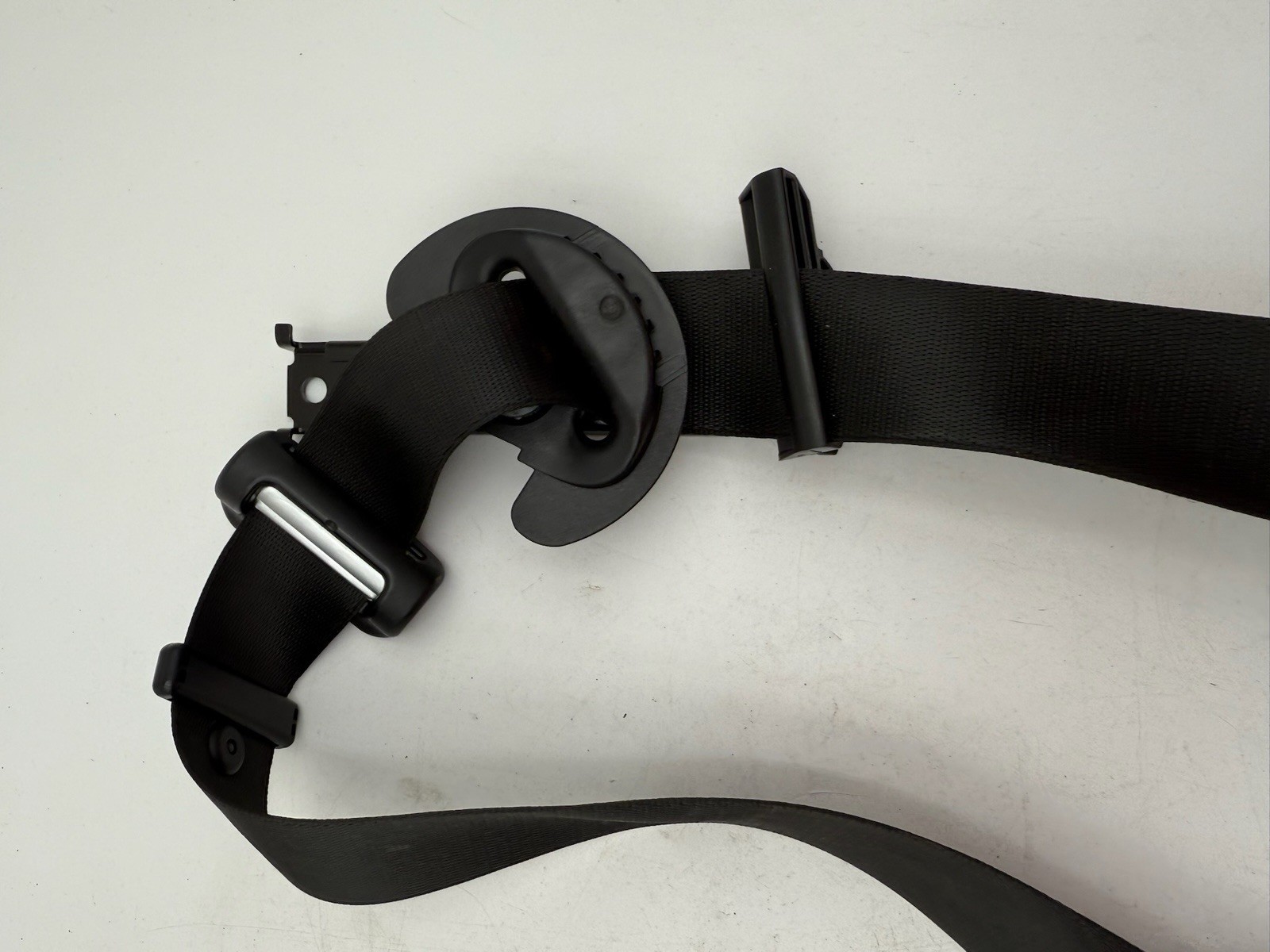 2014-2020 MASERATI GHIBLI RIGHT PASSENGER FRONT SEATBELT RETRACTOR OEM