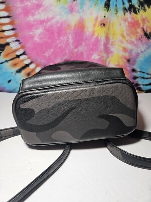 MATT AND NAT Bali Mini Vegan Leather Black Camo Small  display picture 1