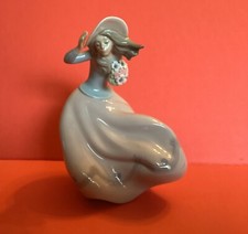 Lladro 5588 Blustery Day RETIRED Original Blue Box Rare and Hard to Find