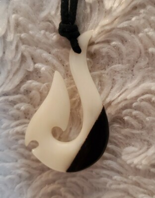 Unique Hawaiian Island Fish Hook Necklace Tribal Carved Native on Rope Cord New
