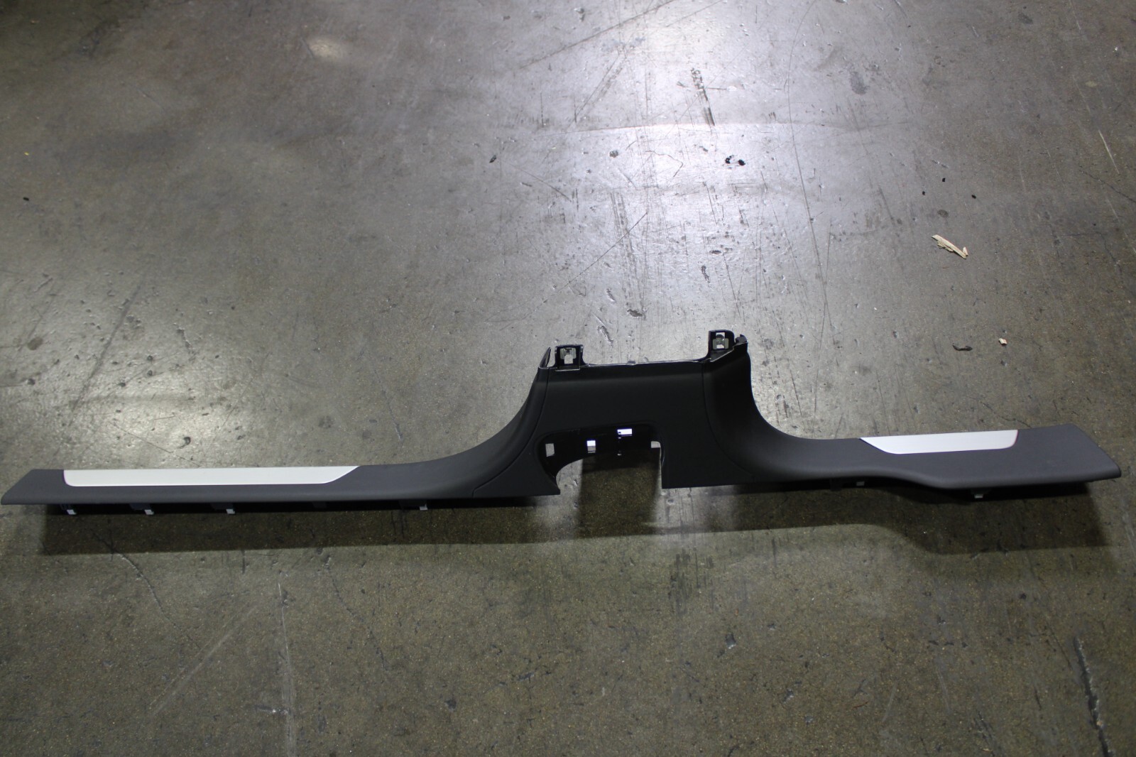 Lamborghini Urus, RH, Right, Sill Cover Trim Panel, Black, Used, P/N 4ML853370B
