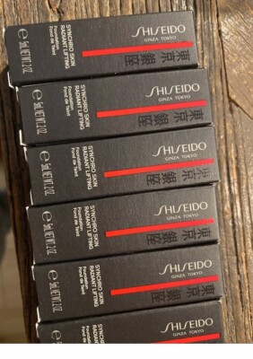 Shiseido Synchro Skin Radiant Lifting Foundation 310 Silk 30 ml