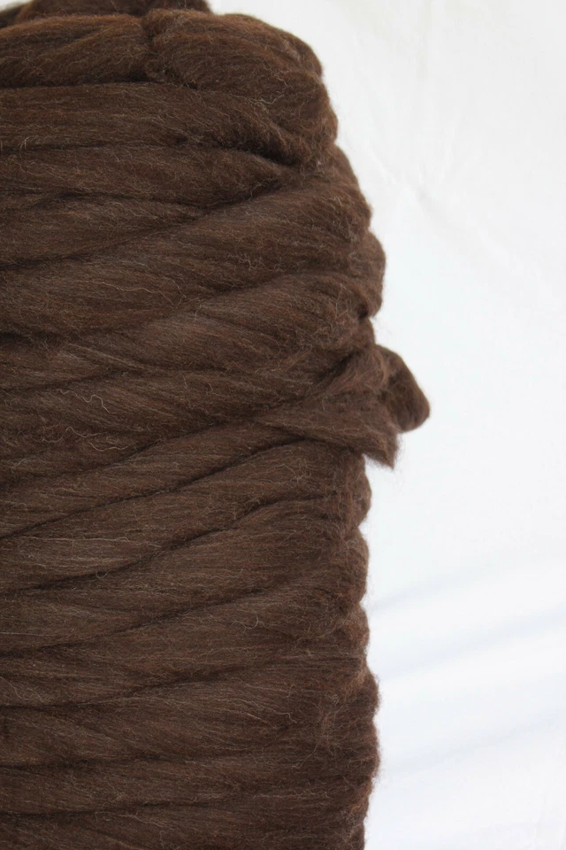 22lb wholesale dark brown wool roving bulk un dyed spinning,Felting,Chunky yarn - Image 2 of 4