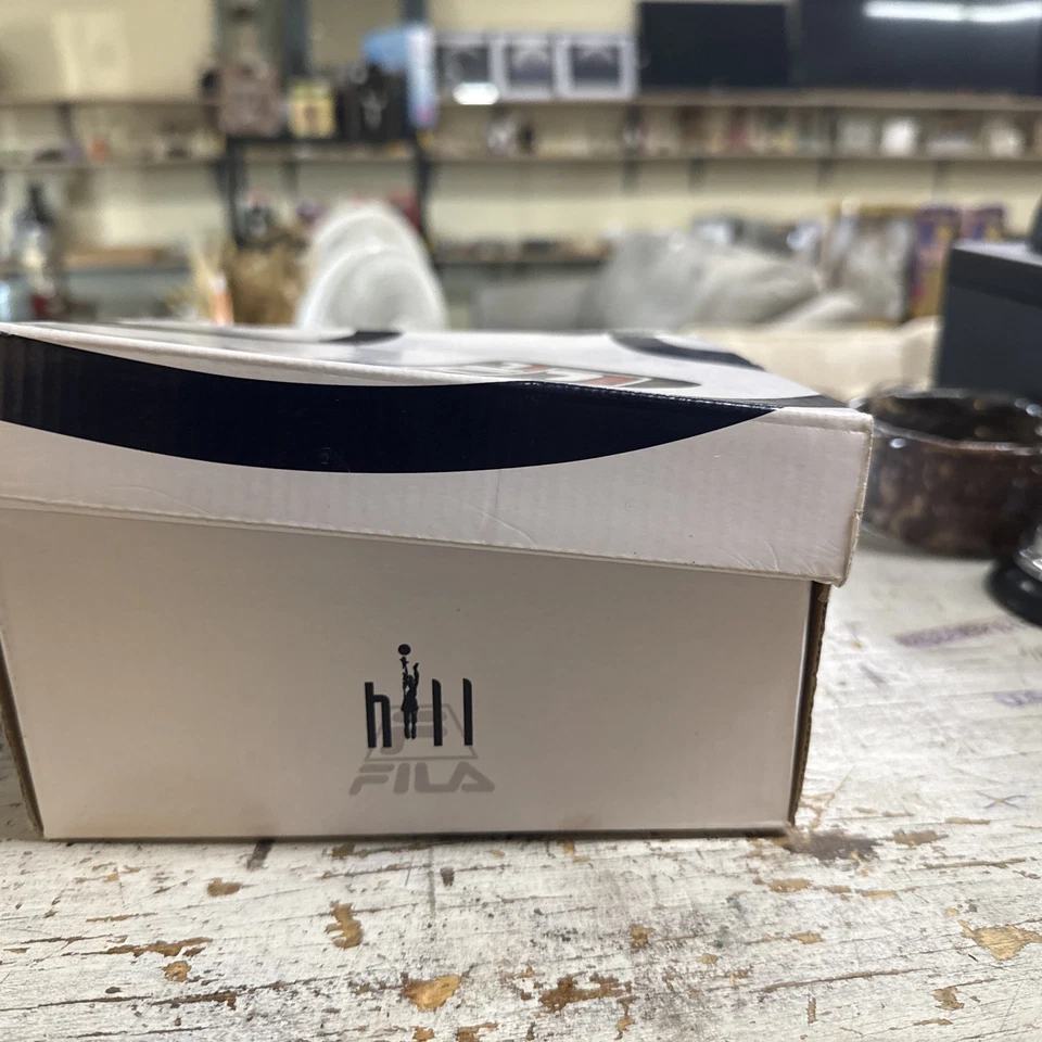 Infant Fila Grant Hill 2 Size 4 Excellent Condition - Image 3 of 4