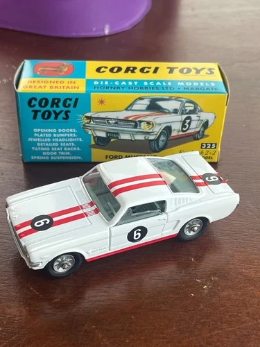 Corgi Toys Model Club 325 1965 Ford Mustang Fastback 2+2 Comp. MIB + Certificate