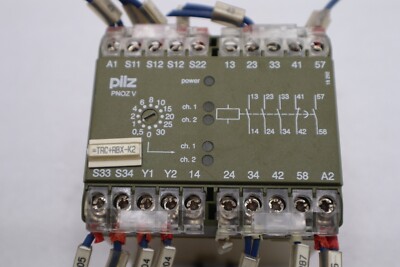 PILZ SAFETY RELAY 474790 PNOZ V 30S 24 V DC  PNOZV30S24VDC STOCK L-453C