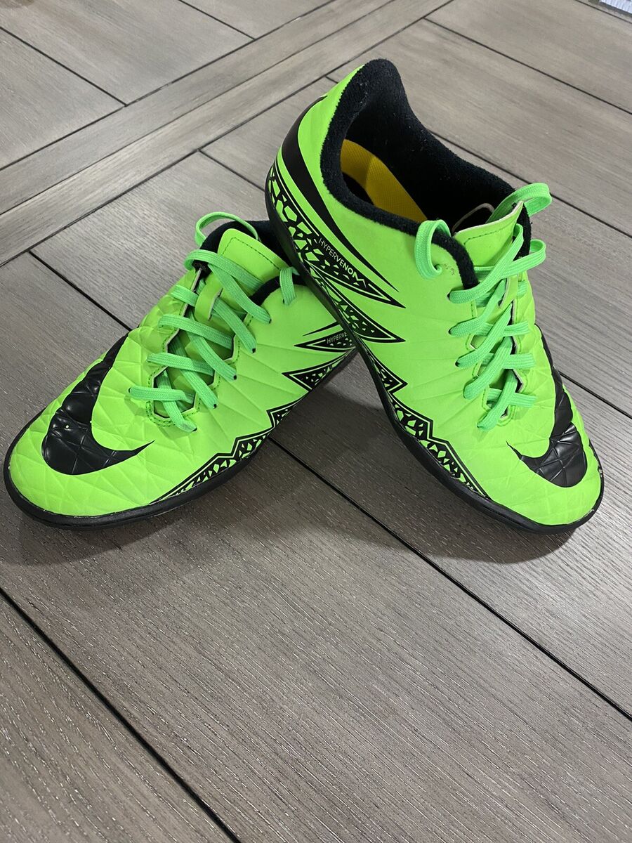 NIKE HYPERVENOM Indoor Soccer Size 4.5 Youth Green | eBay