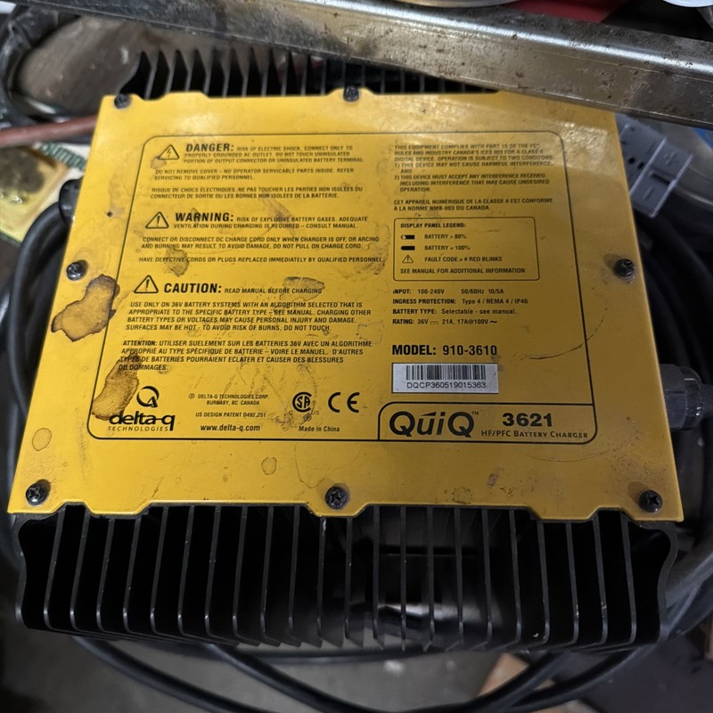 QuiQ 3621 HF/PFC CHARGER DELTA-q Used in Working Condition